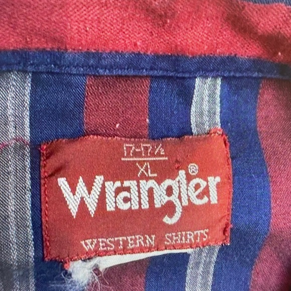 Wrangler Men's Red and Blue Striped Button Down Shirt - Picture 2 of 4